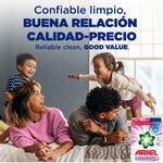 Smiling family on a bed with large Spanish headline about value and a small Ariel product image at the corner